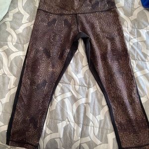 Lululemon capri workout pants